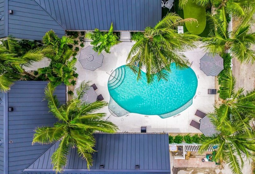 בית מלון כפרי The Retreat At Anna Maria Island Inn