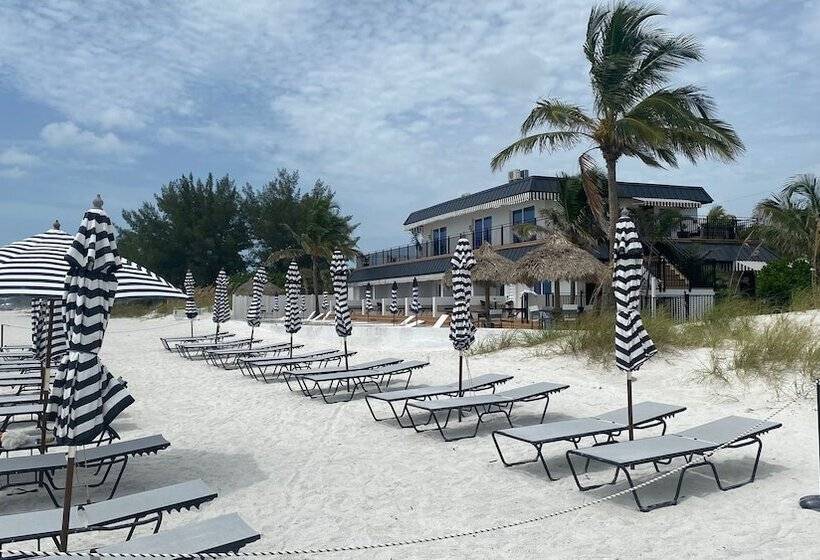 בית מלון כפרי The Retreat At Anna Maria Island Inn