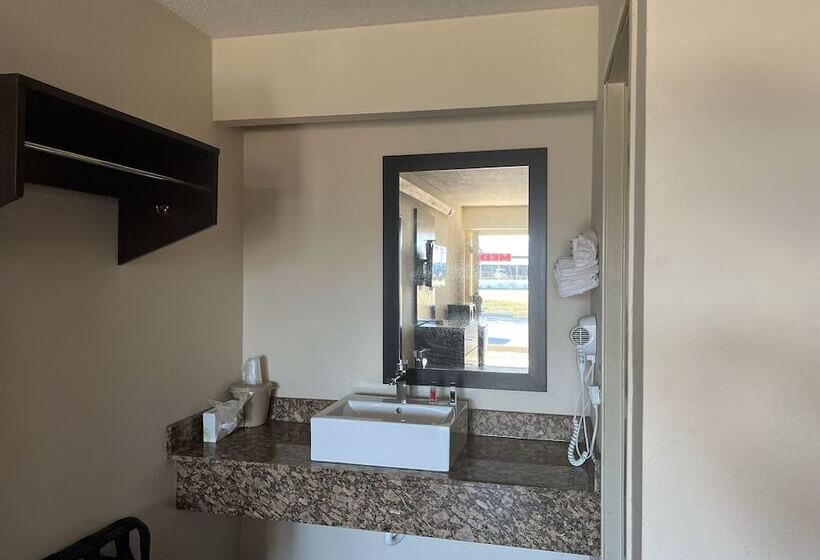 ホテル Travelodge By Wyndham Holland/toledo