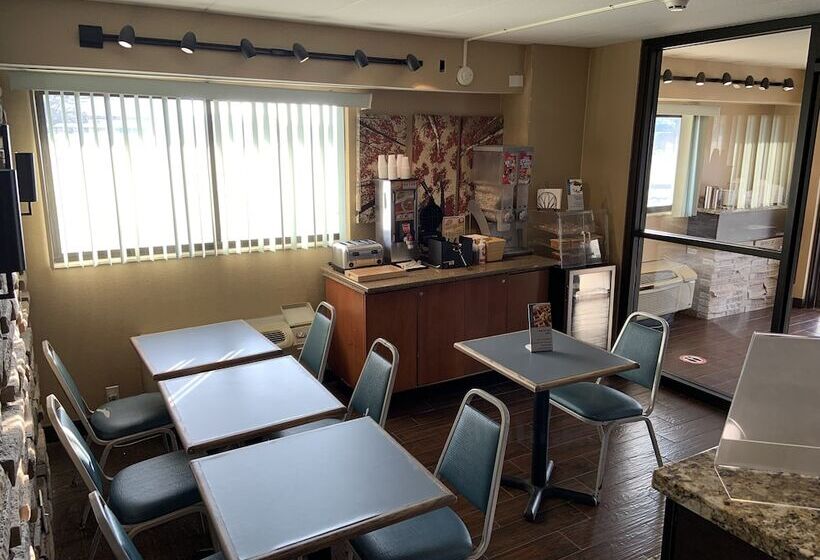 ホテル Travelodge By Wyndham Holland/toledo