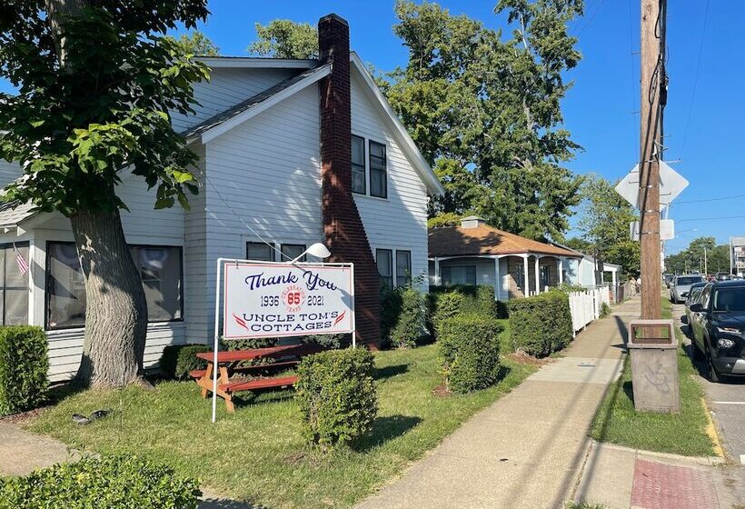 호텔 Uncle Toms Cottages