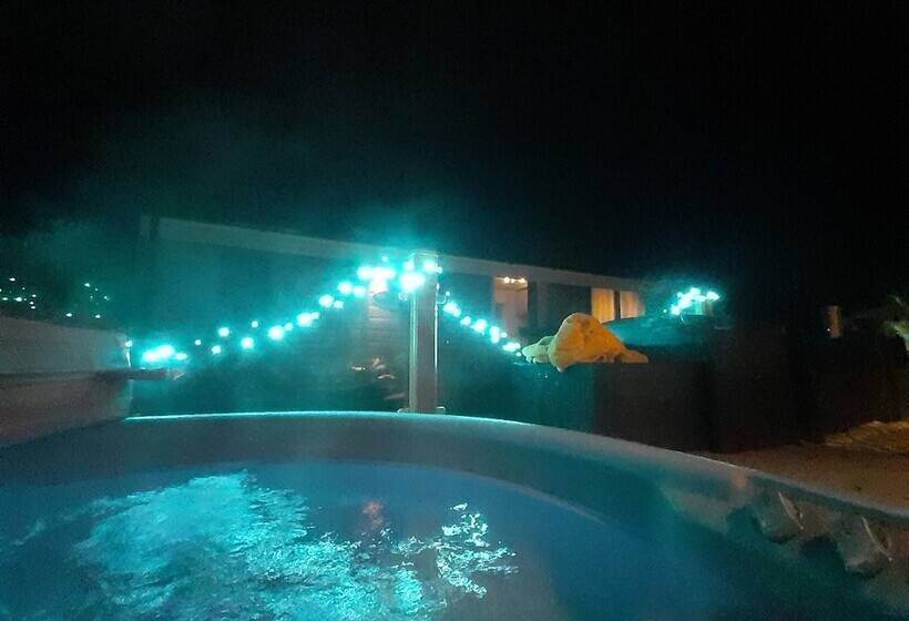 Impeccable 3 Bed Cabin In Tattershall, Uk