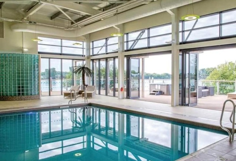 Impeccable 3 Bed Cabin In Tattershall, Uk