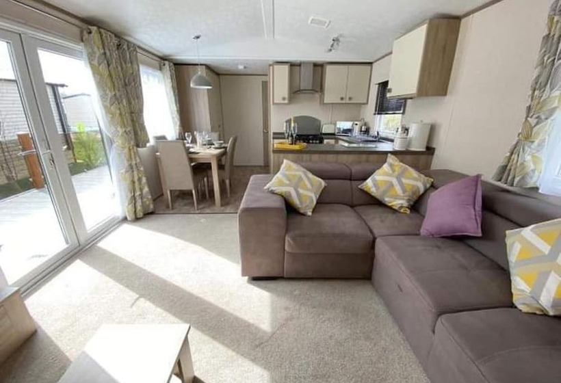 Impeccable 3 Bed Cabin In Tattershall, Uk