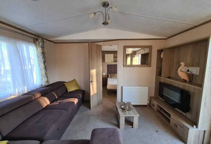 Impeccable 3 Bed Cabin In Tattershall, Uk