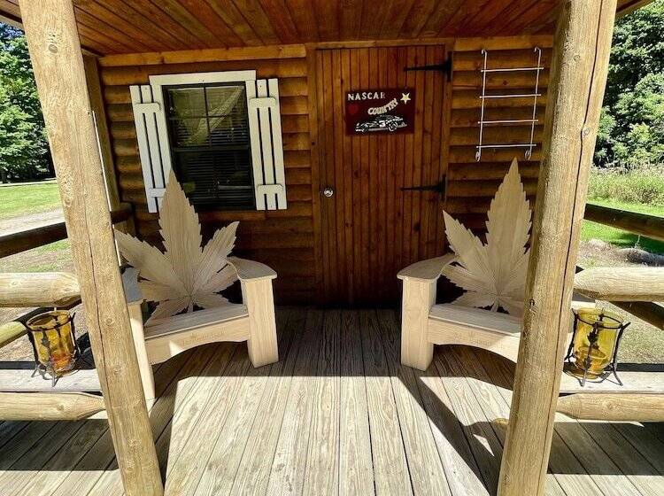 Kamp 42 Degrees Campground