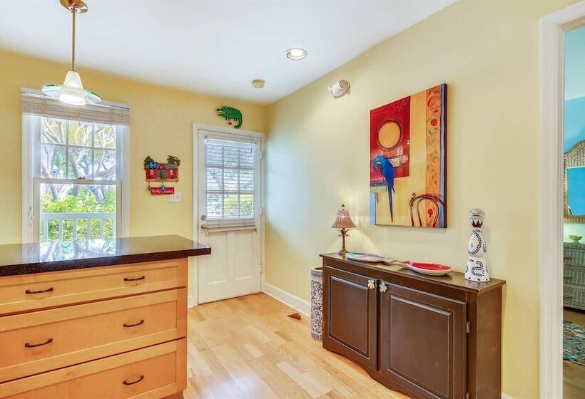 Key West Casa By Avantstay Communal Pool Bbq & Patio Near Duval Street Week Long Stays Only