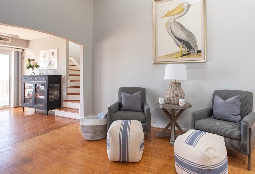 Lighthouse By Avantstay Beachfront View Home W/ Pool Table & Ping Pong