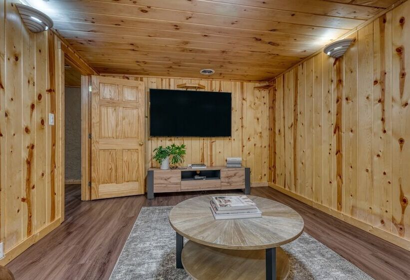 Little Sparrow By Avantstaydowntown Pigeon Forge Cabin