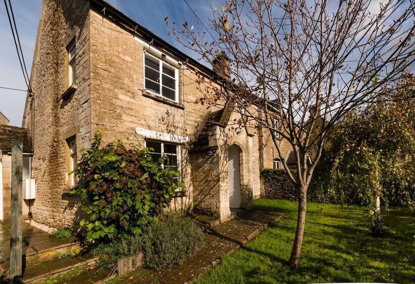 Lovely Cosy Stone Cottage In Tetbury, Cotswolds