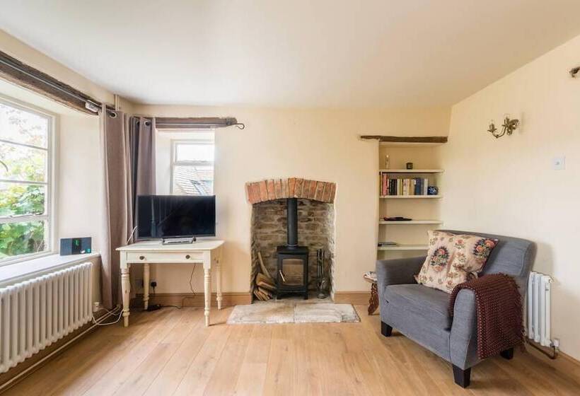 Lovely Cosy Stone Cottage In Tetbury, Cotswolds