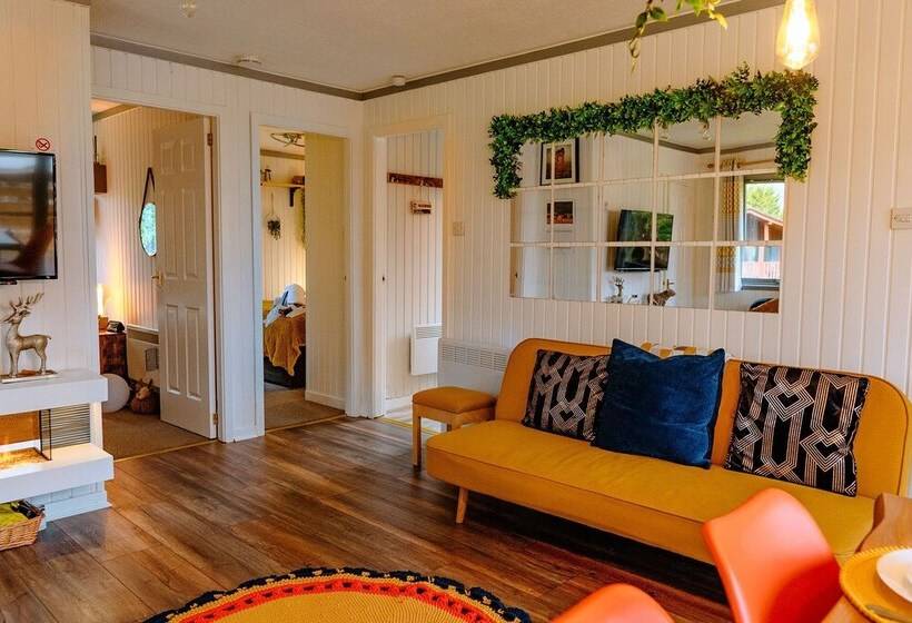 Luxurious Mountain Retreat Lodge Hunters Quay