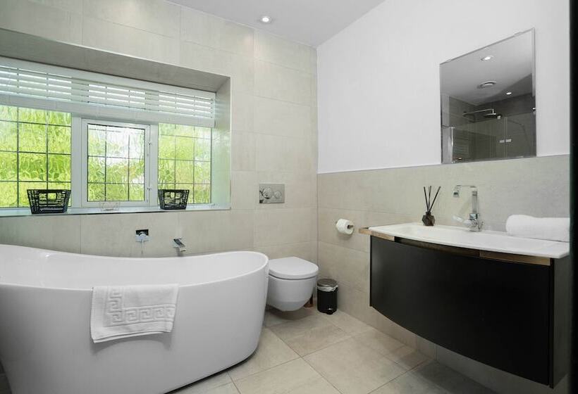 Luxury Designer Mansion In West Midlands Countryside