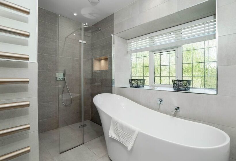 Luxury Designer Mansion In West Midlands Countryside