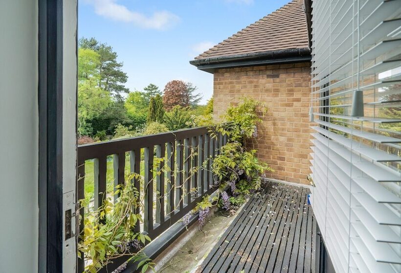 Luxury Designer Mansion In West Midlands Countryside