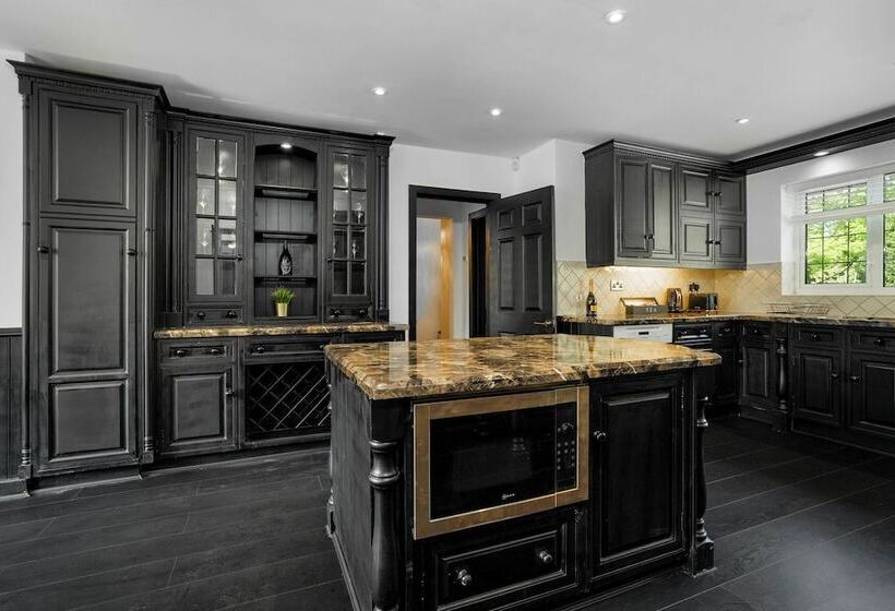 Luxury Designer Mansion In West Midlands Countryside