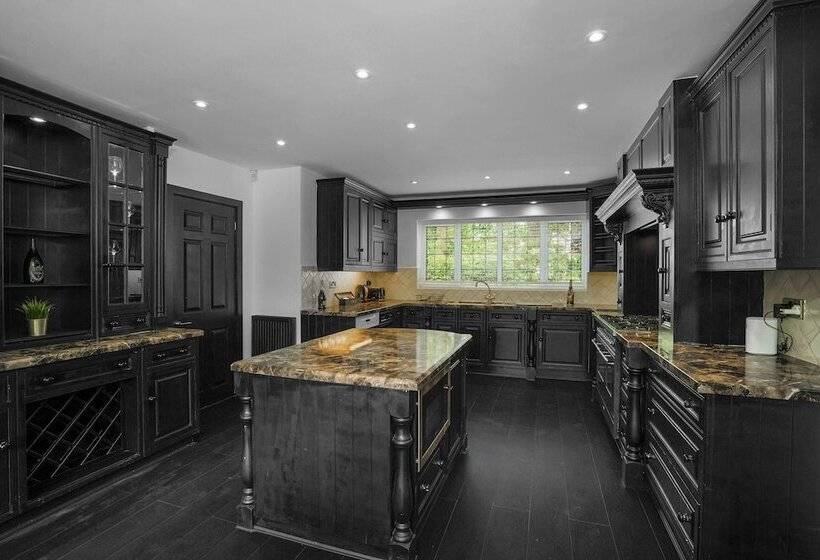 Luxury Designer Mansion In West Midlands Countryside