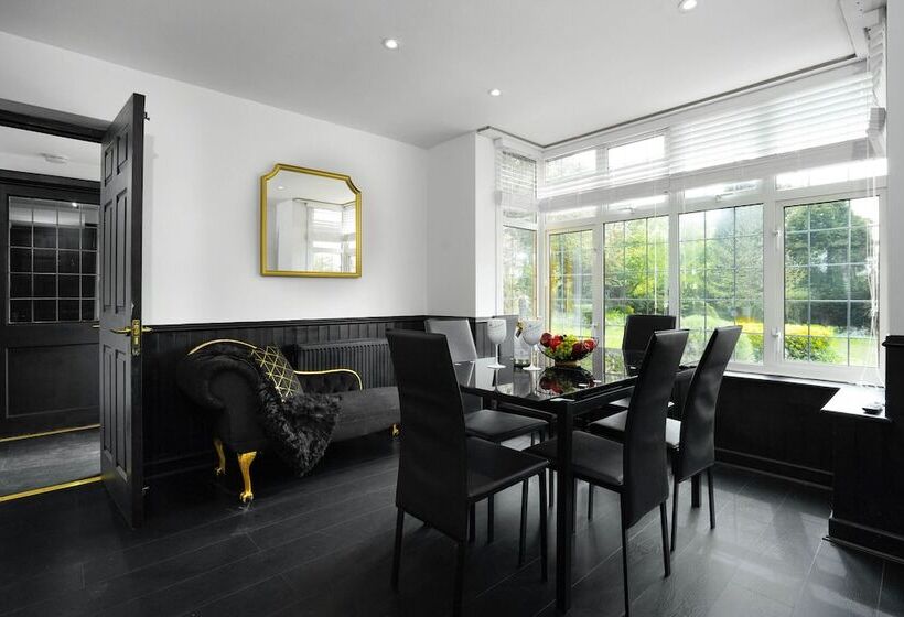 Luxury Designer Mansion In West Midlands Countryside