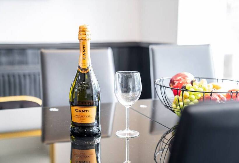 Luxury Designer Mansion In West Midlands Countryside