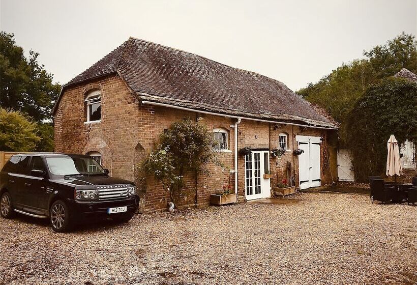 Manor House Mews   Rustic Stable Conversion
