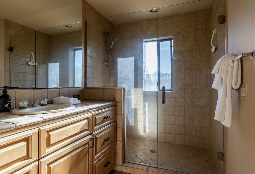 Mirabella By Avantstay Private Lake + Kayaks & Paddle Boating!