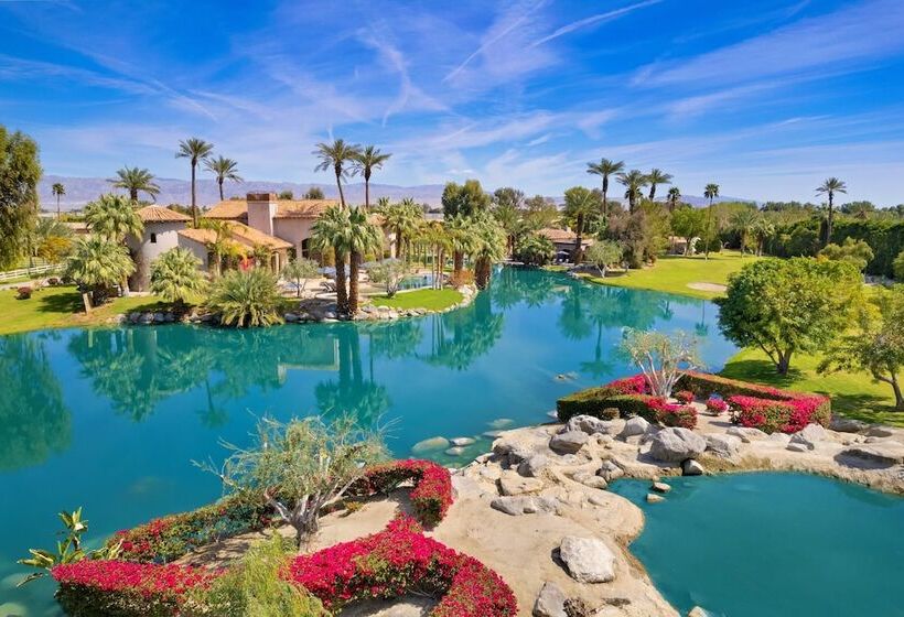 Mirabella By Avantstay Private Lake + Kayaks & Paddle Boating!