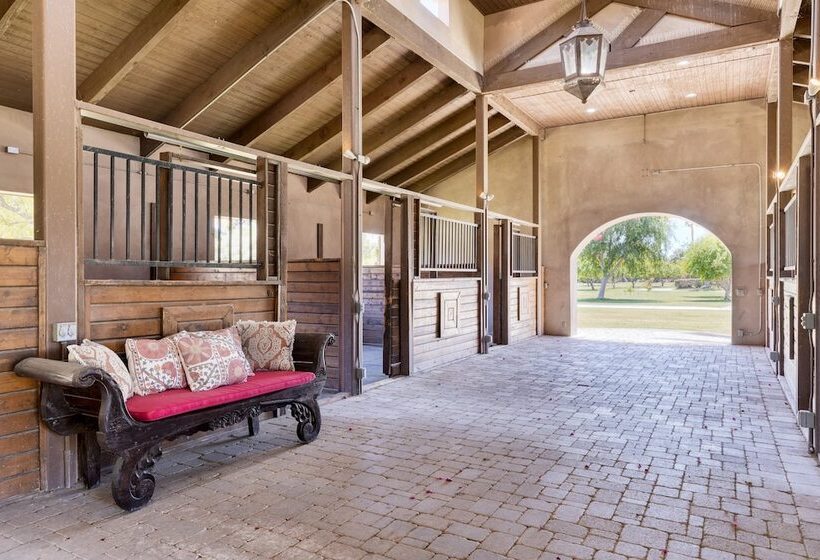 Mirabella By Avantstay Private Lake + Kayaks & Paddle Boating!