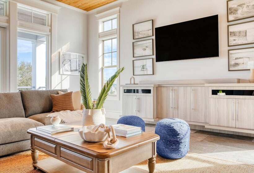 Monarch By Avantstay Stunning Estate 1 Block To Beach, Swim Up Bar, Hot Tub, & Rooftop Views