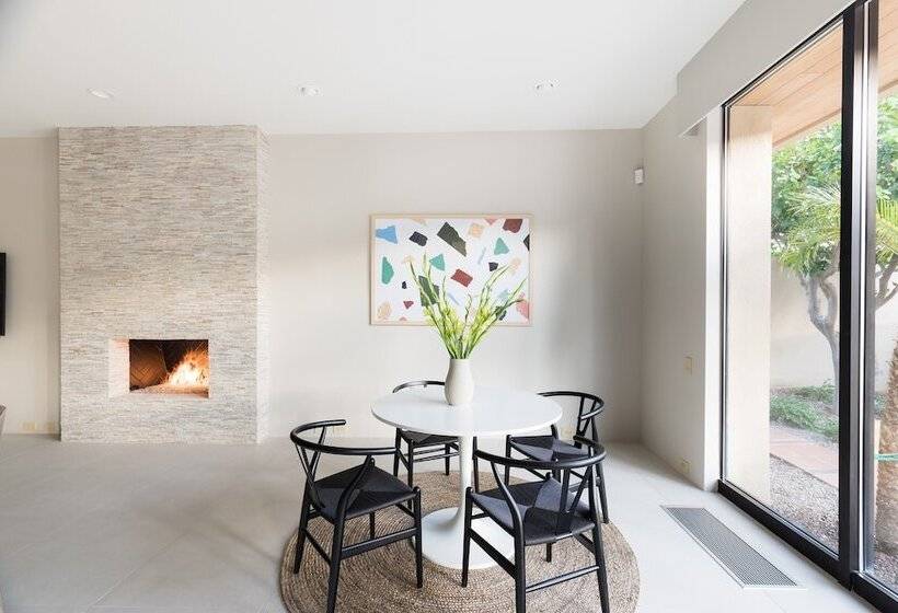 Moonshine By Avantstay Modern & Stylish Estate W/ Bar, Fire Pit & Hot Tub 5 Bd