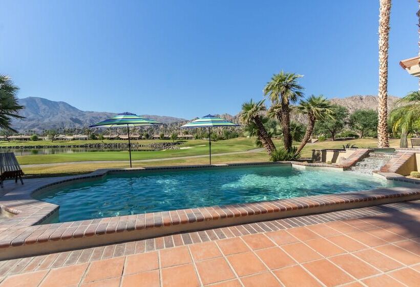 Moonshine By Avantstay Modern & Stylish Estate W/ Bar, Fire Pit & Hot Tub 5 Bd