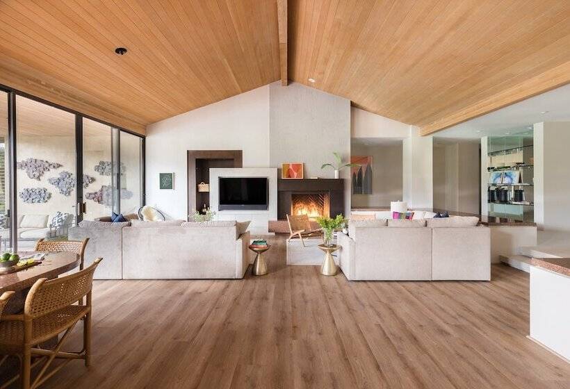 Moonshine By Avantstay Modern & Stylish Estate W/ Bar, Fire Pit & Hot Tub 5 Bd