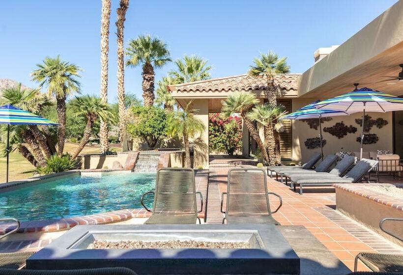 Moonshine By Avantstay Modern & Stylish Estate W/ Bar, Fire Pit & Hot Tub 5 Bd