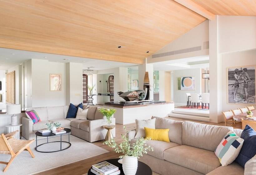 Moonshine By Avantstay Modern & Stylish Estate W/ Bar, Fire Pit & Hot Tub 5 Bd