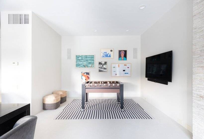 Moonshine By Avantstay Modern & Stylish Estate W/ Bar, Fire Pit & Hot Tub 5 Bd