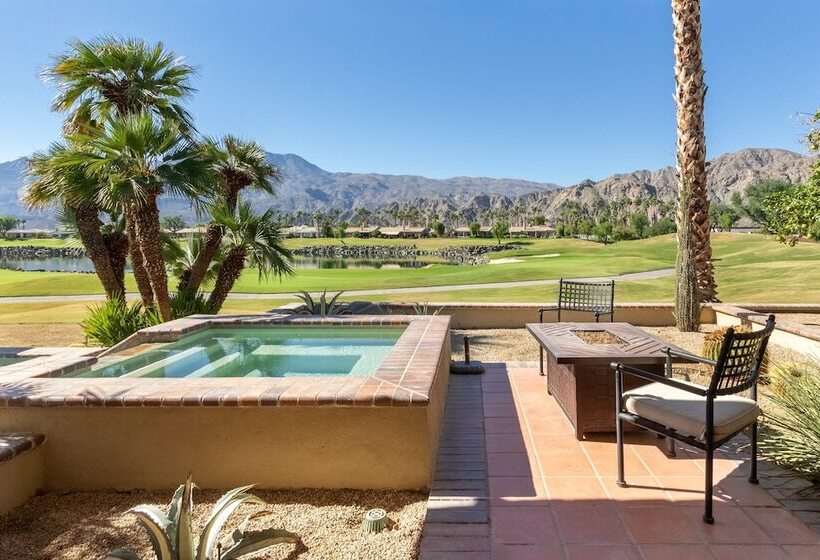 Moonshine By Avantstay Modern & Stylish Estate W/ Bar, Fire Pit & Hot Tub 5 Bd