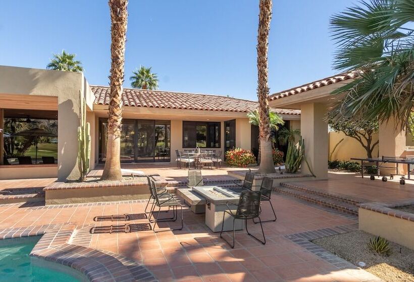 Moonshine By Avantstay Modern & Stylish Estate W/ Bar, Fire Pit & Hot Tub 5 Bd