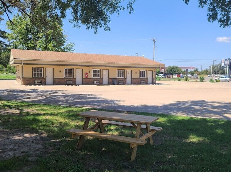 فندق على الطريق Heartland Lodge