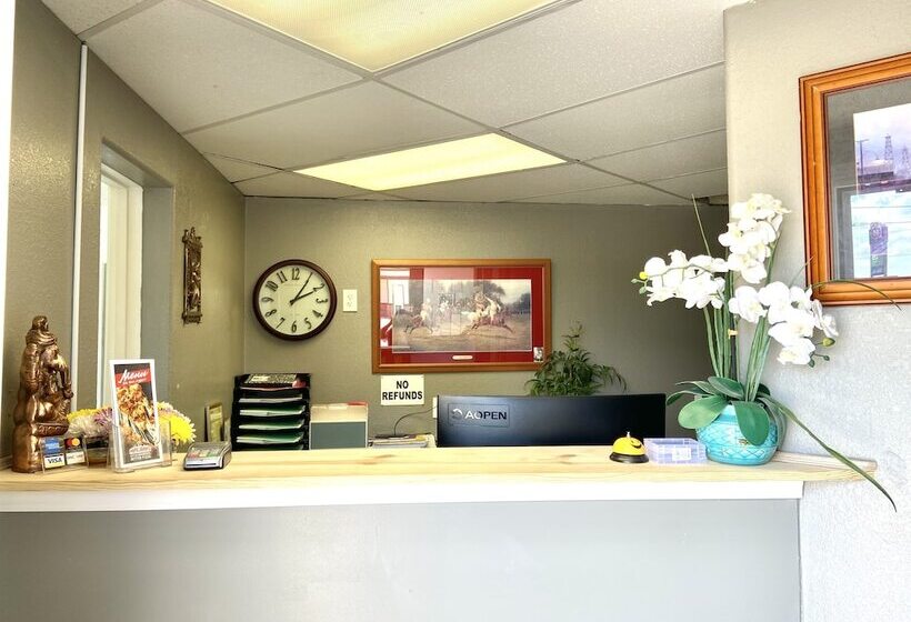 فندق على الطريق Heartland Lodge