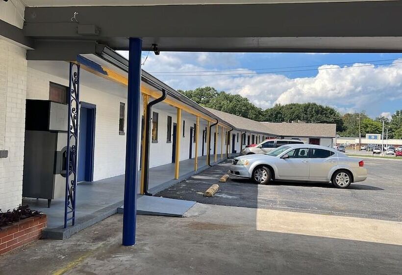 فندق على الطريق Imperial Inn