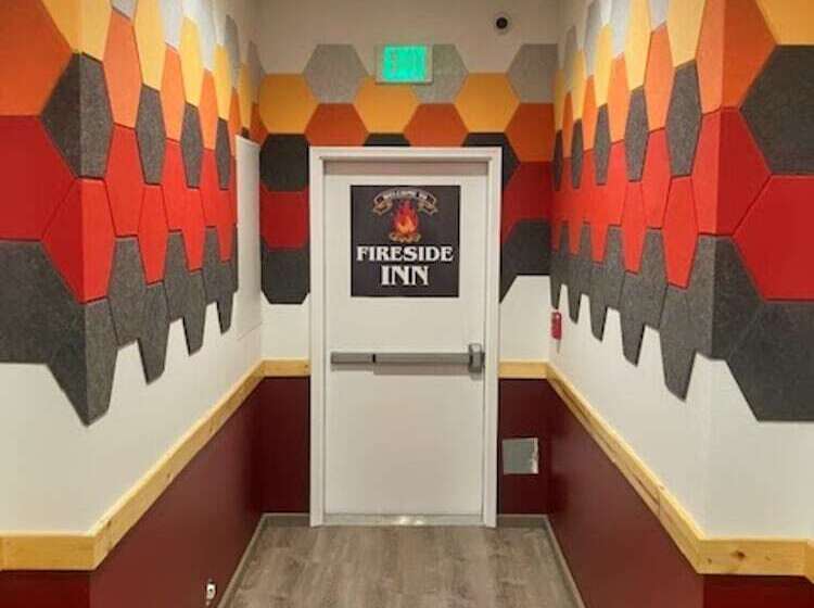 فندق على الطريق The Fireside Inn