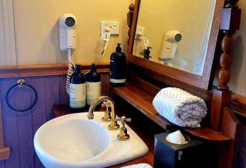 فندق على الطريق Wandering Trout   Gourmet Stays