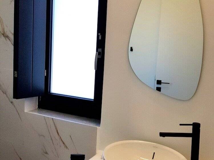 Mylithos Suites