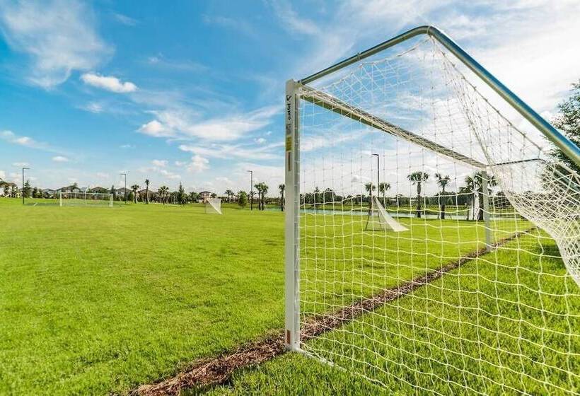 New Decor With Mickey, Nemo, Tinkerbell & Star Wars Rooms! Private Pool And Game Room