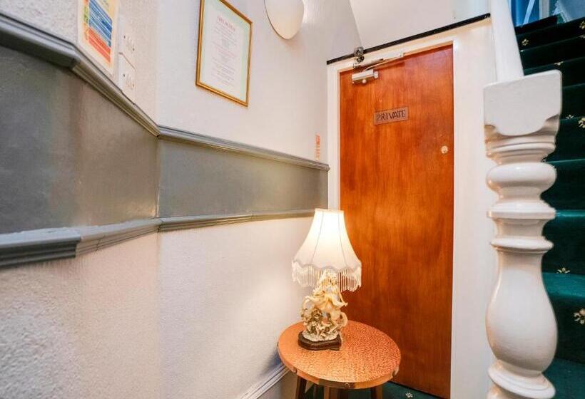 Chesterton Hotel, Blackpool South Shore