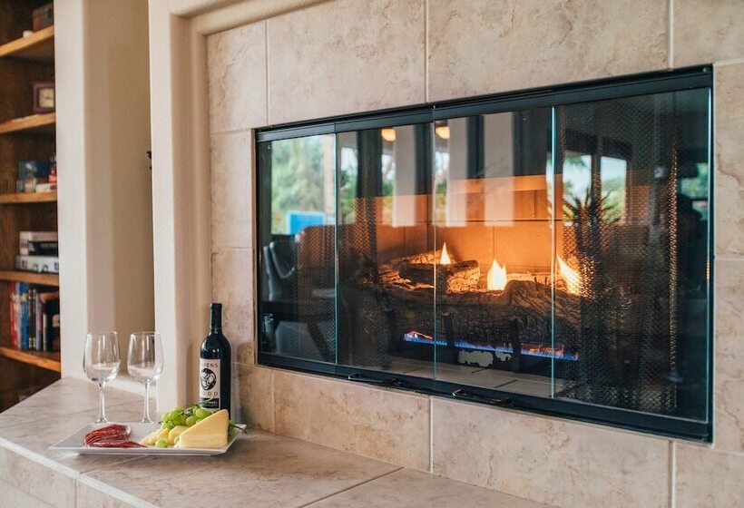 Palisades By Avantstay Gorgeous Backyard W/ Pool, Spa & Games