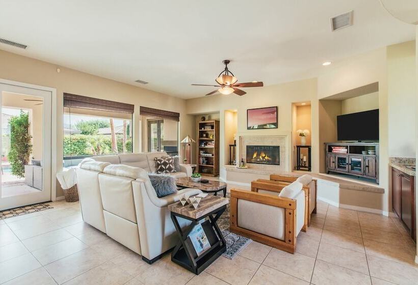 Palisades By Avantstay Gorgeous Backyard W/ Pool, Spa & Games