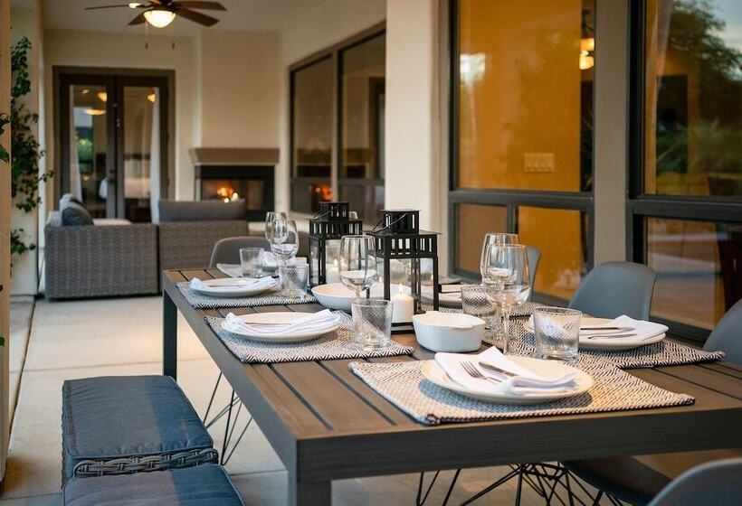 Palisades By Avantstay Gorgeous Backyard W/ Pool, Spa & Games