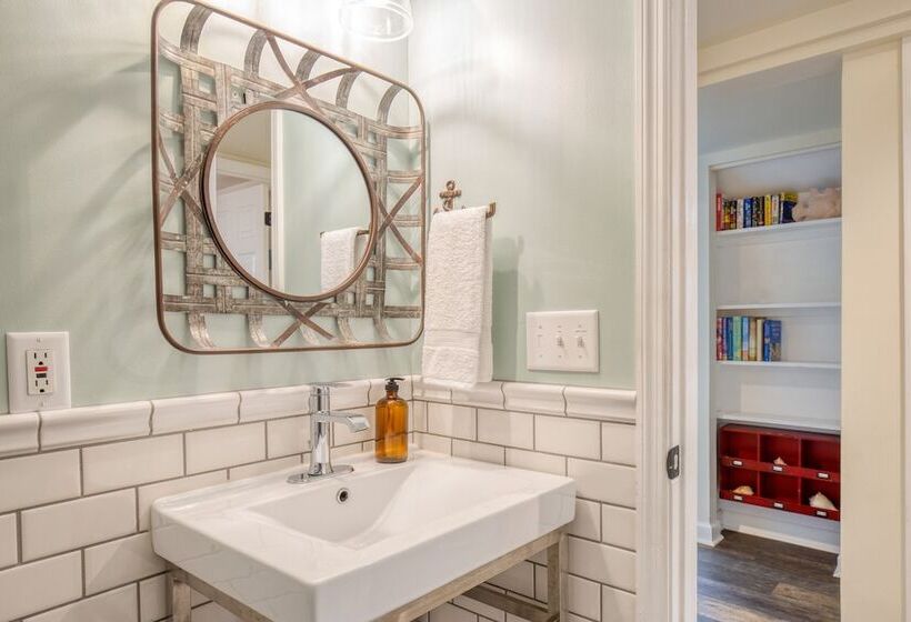 Palmetto By Avantstay Gorgeous Character Home W/ Pool, Sun Room & Pool Table!