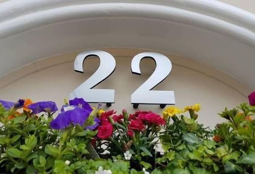 ペンション 22 The Square