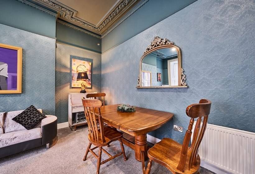 ペンション 22 The Square